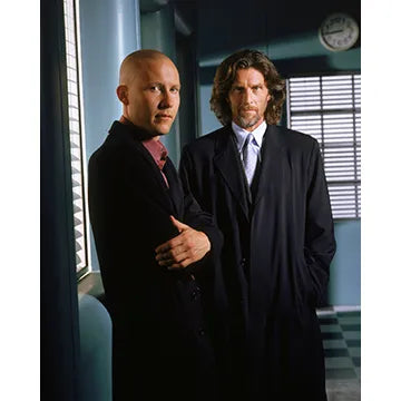 MICHAEL-ROSENBAUM-AUTOGRAPH-PHOTO