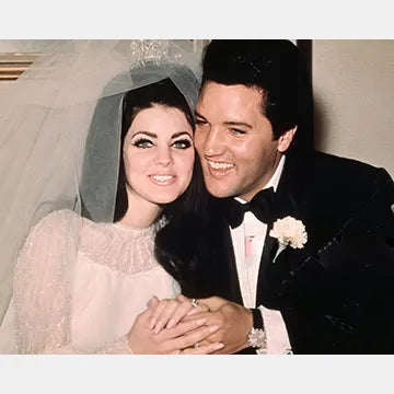 PRISCILLA-PRESLEY-AUTOGRAPH-PHOTO