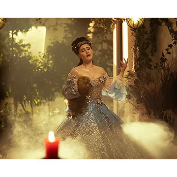 CHRISTINA-CHONG-AUTOGRAPH-PHOTO