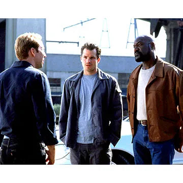 TIMOTHY-OLYPHANT-AUTOGRAPH-PHOTO