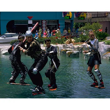 TOM-WILSON-AUTOGRAPH-PHOTO