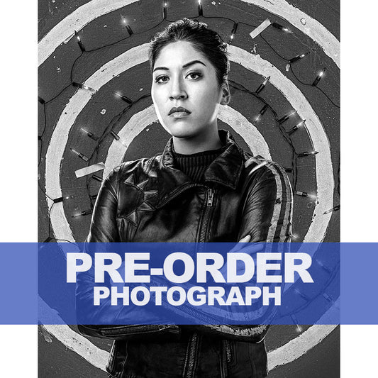 ALAQUA-COX-AUTOGRAPH-PHOTO