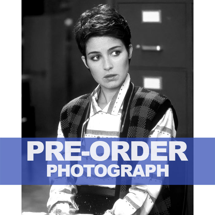 ANNIE-POTTS-AUTOGRAPH-PHOTO