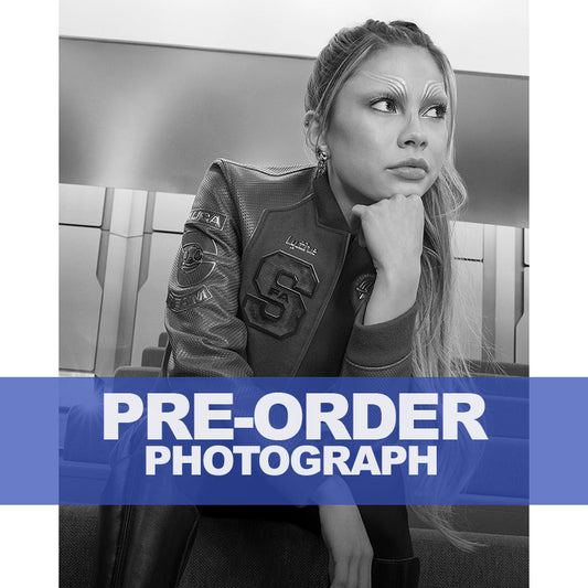 BELLA-SHEPARD-AUTOGRAPH-PHOTO