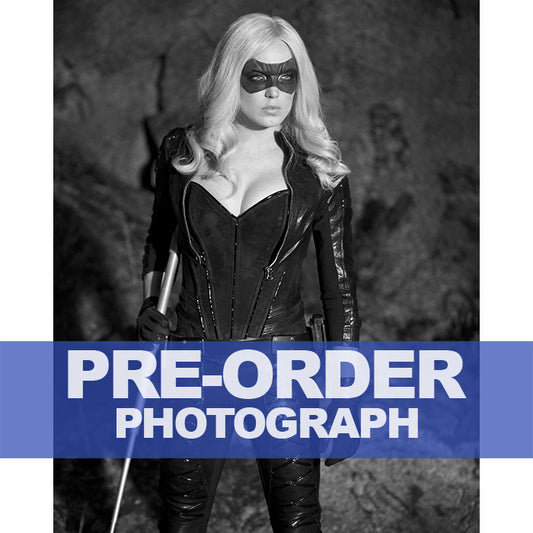 CAITY-LOTZ-AUTOGRAPH-PHOTO