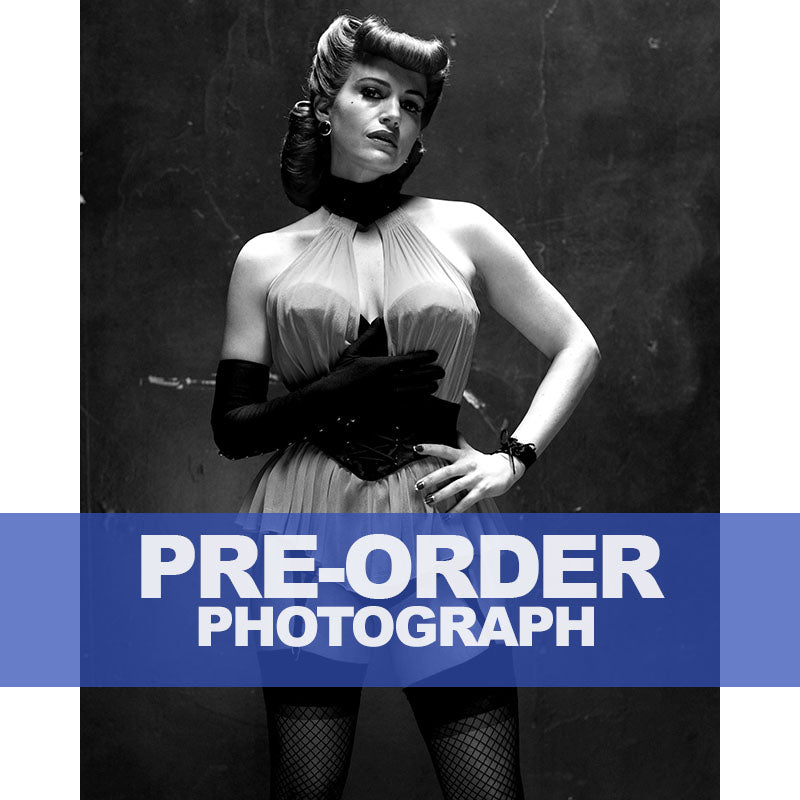 CARLA-GUGINO-AUTOGRAPH-PHOTO