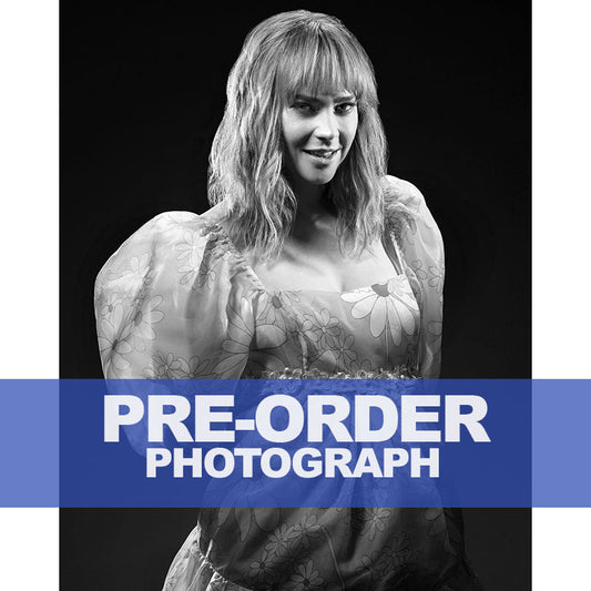 FIONA-DOURIF-AUTOGRAPH-PHOTO