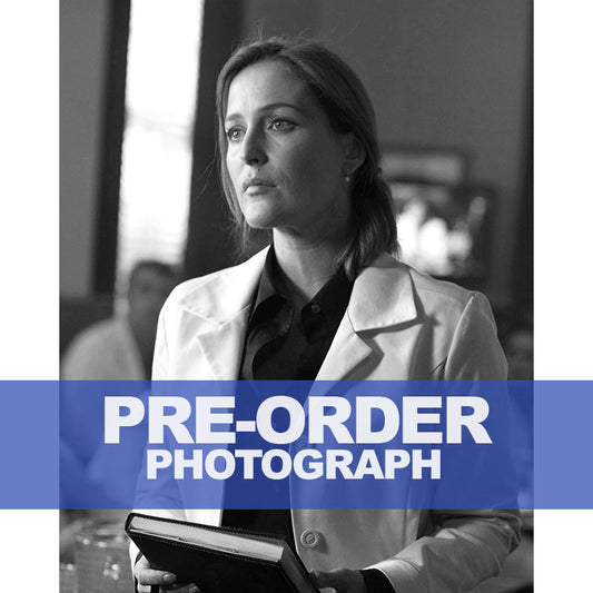 GILLIAN-ANDERSON-AUTOGRAPH-PHOTO