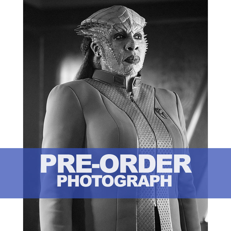 GINA-YASHERE-AUTOGRAPH-PHOTO