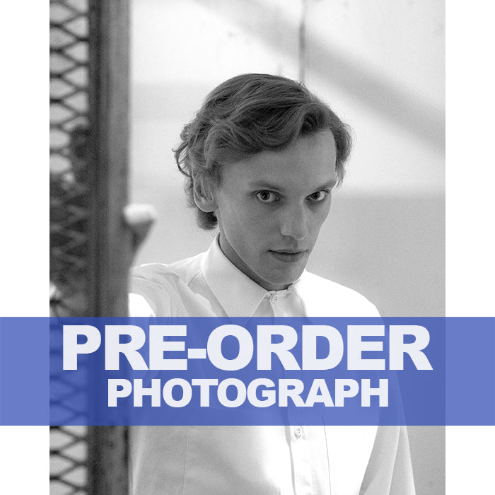 JAMIE-CAMPBELL-BOWER-AUTOGRAPH-PHOTO