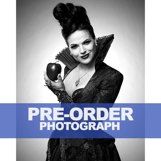 LANA-PARRILLA-AUTOGRAPH-PHOTO