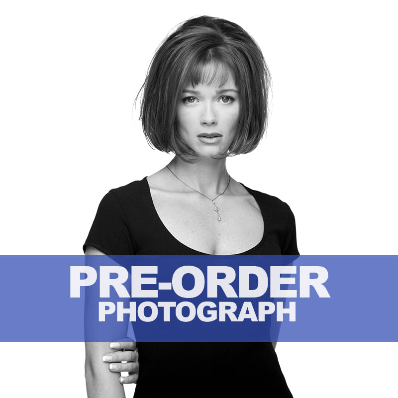 LAUREN-HOLLY-AUTOGRAPH-PHOTO