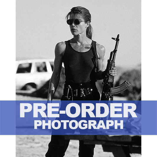 LINDA-HAMILTON-AUTOGRAPH-PHOTO