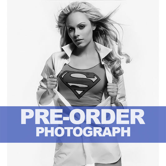 LAURA-VANDERVOORT-AUTOGRAPH-PHOTO