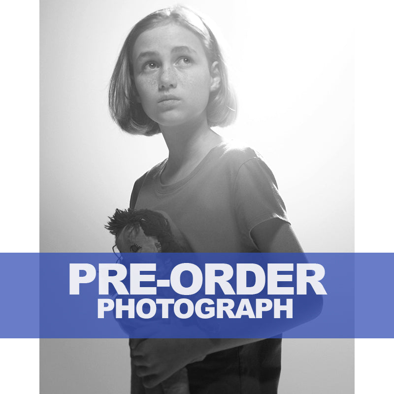 MADISON-LINTZ-AUTOGRAPH-PHOTO