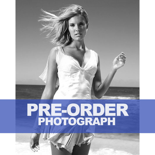 MAGGIE-GRACE-AUTOGRAPH-PHOTO