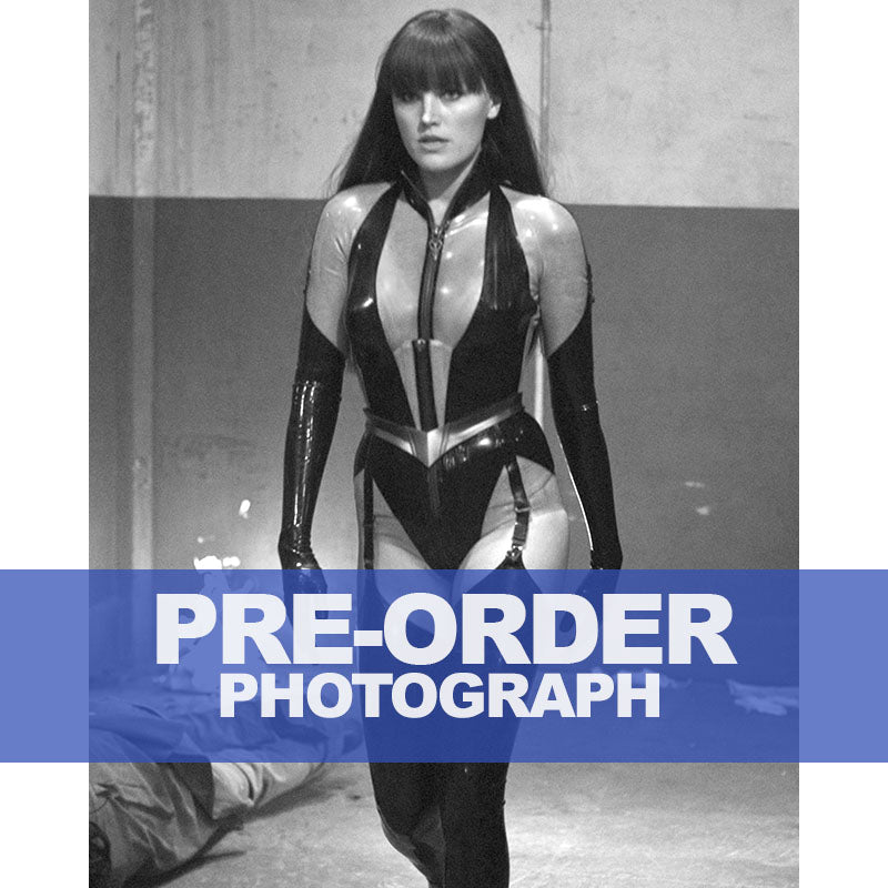 MALIN-AKERMAN-AUTOGRAPH-PHOTO