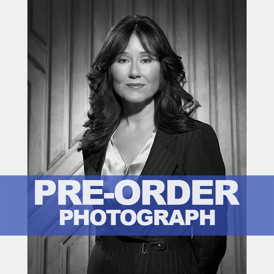 MARY-MCDONNELL-AUTOGRAPH-PHOTO