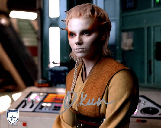 STOCK-DAFNE-KEEN-006-8X10