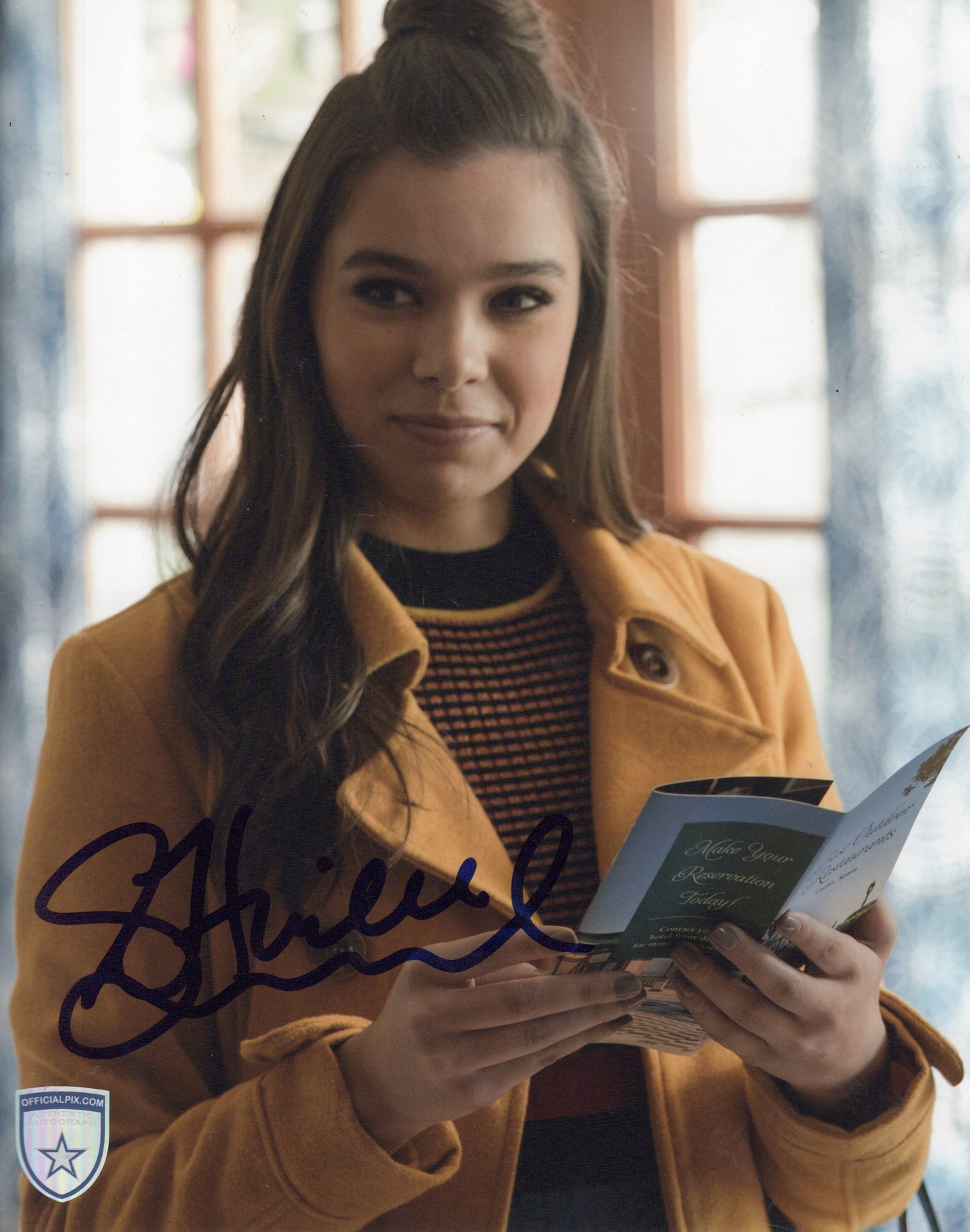 STOCK-HAILEE-STEINFELD-005-08X10