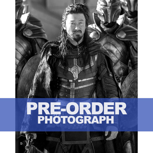 TADANOBU-ASANO-AUTOGRAPH-PHOTO