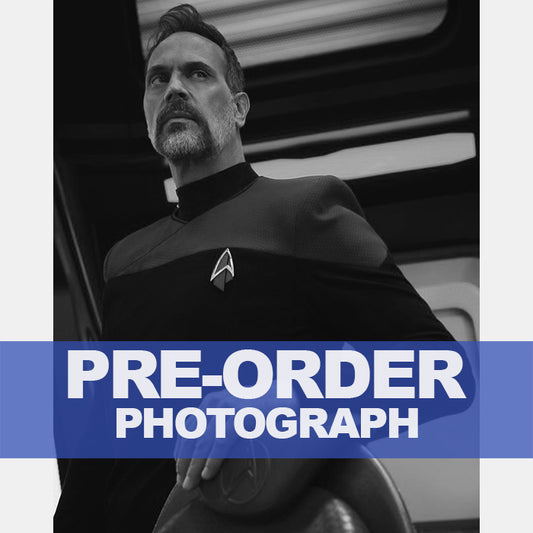 TODD-STASHWICK-AUTOGRAPH-PHOTO