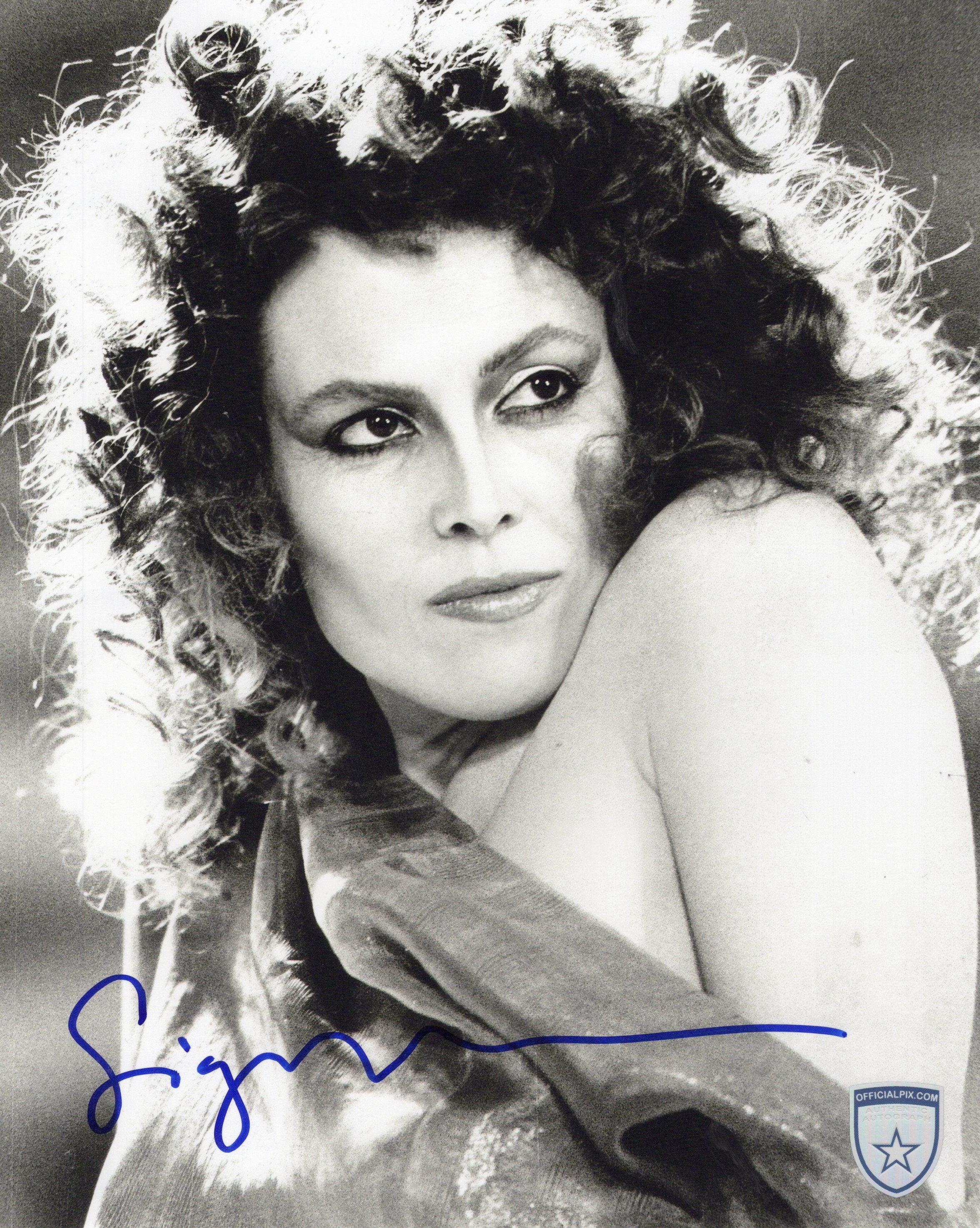 SIGOURNEY WEAVER – Official Pix