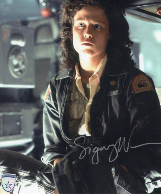 STOCK-SIGORNEY-WEAVER-018-8X10