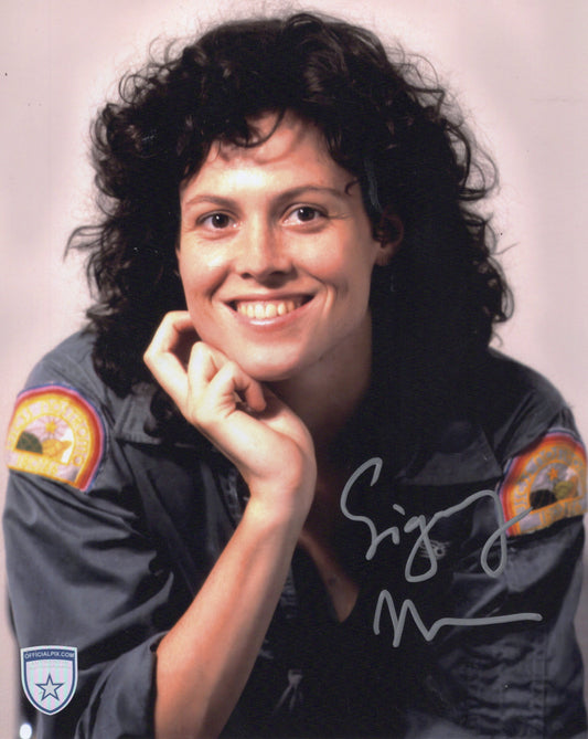 STOCK-SIGORNEY-WEAVER-009-8X10