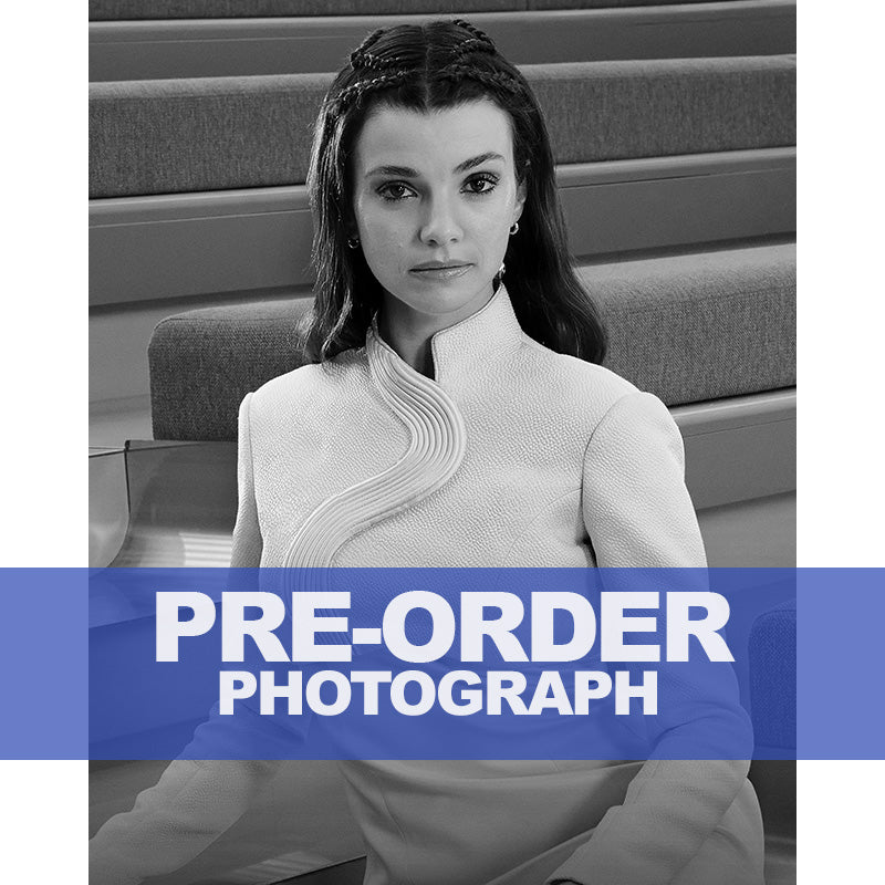 ZOE-STEINER-AUTOGRAPH-PHOTO