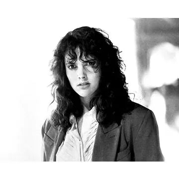 ASHLEY-LAWRENCE-AUTOGRAPH-PHOTO