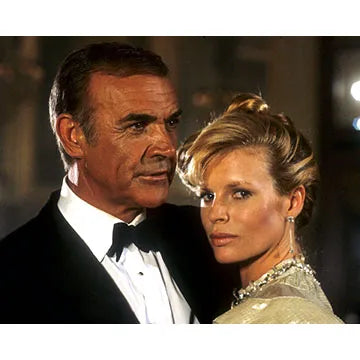 KIM-BASINGER-AUTOGRAPH-PHOTO