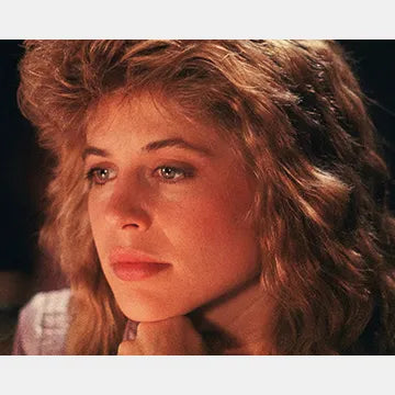 LINDA-HAMILTON-AUTOGRAPH-PHOTO