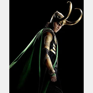 TOM-HIDDLESTON-AUTOGRAPH-PHOTO