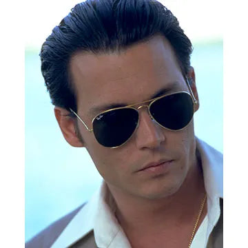 JOHNNY-DEPP-AUTOGRAPH-PHOTO