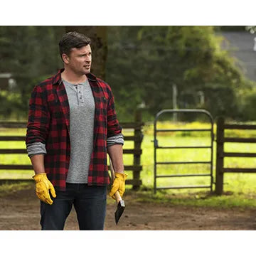 TOM-WELLING-AUTOGRAPH-PHOTO