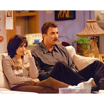TOM-SELLECK-AUTOGRAPH-PHOTO