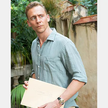 TOM-HIDDLESTON-AUTOGRAPH-PHOTO