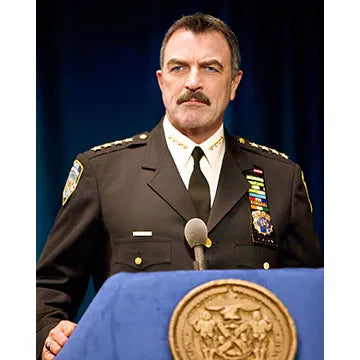 TOM-SELLECK-AUTOGRAPH-PHOTO