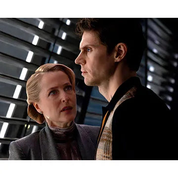 GILLIAN-ANDERSON-AUTOGRAPH-PHOTO