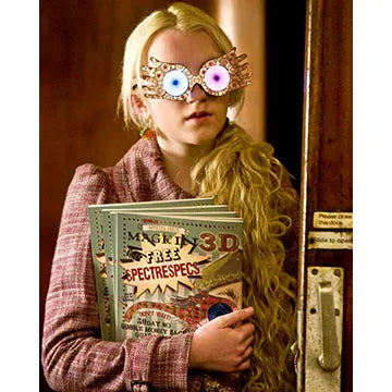 EVANNA-LYNCH-AUTOGRAPH-PHOTO