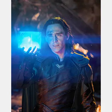 TOM-HIDDLESTON-AUTOGRAPH-PHOTO