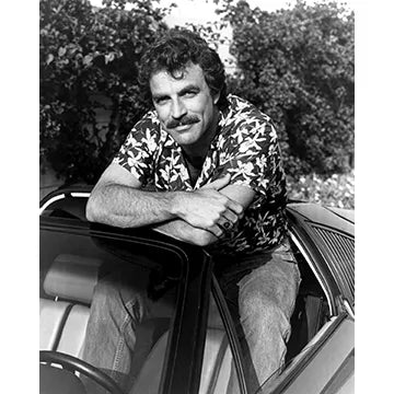 TOM-SELLECK-AUTOGRAPH-PHOTO