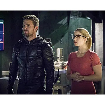 EMILY-BETT-RICKARDS-AUTOGRAPH-PHOTO