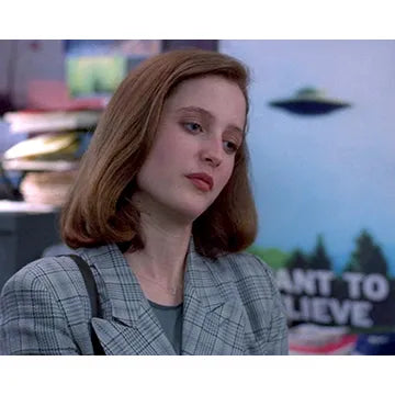 GILLIAN-ANDERSON-AUTOGRAPH-PHOTO