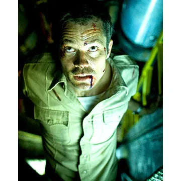 TIMOTHY-OLYPHANT-AUTOGRAPH-PHOTO