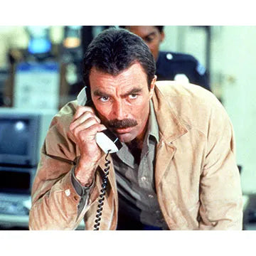 TOM-SELLECK-AUTOGRAPH-PHOTO