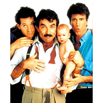 TOM-SELLECK-AUTOGRAPH-PHOTO