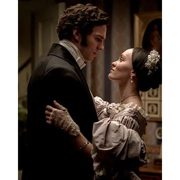 NICHOLAS-HOULT-AUTOGRAPH-PHOTO