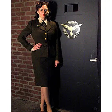 HAYLEY-ATWELL-AUTOGRAPH-PHOTO